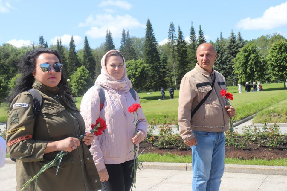 ���� �� ��� � �����-���������� ������� ������� � �������� ������������, ������������ � ���� 80-����� ������ � ������� ������������� �����