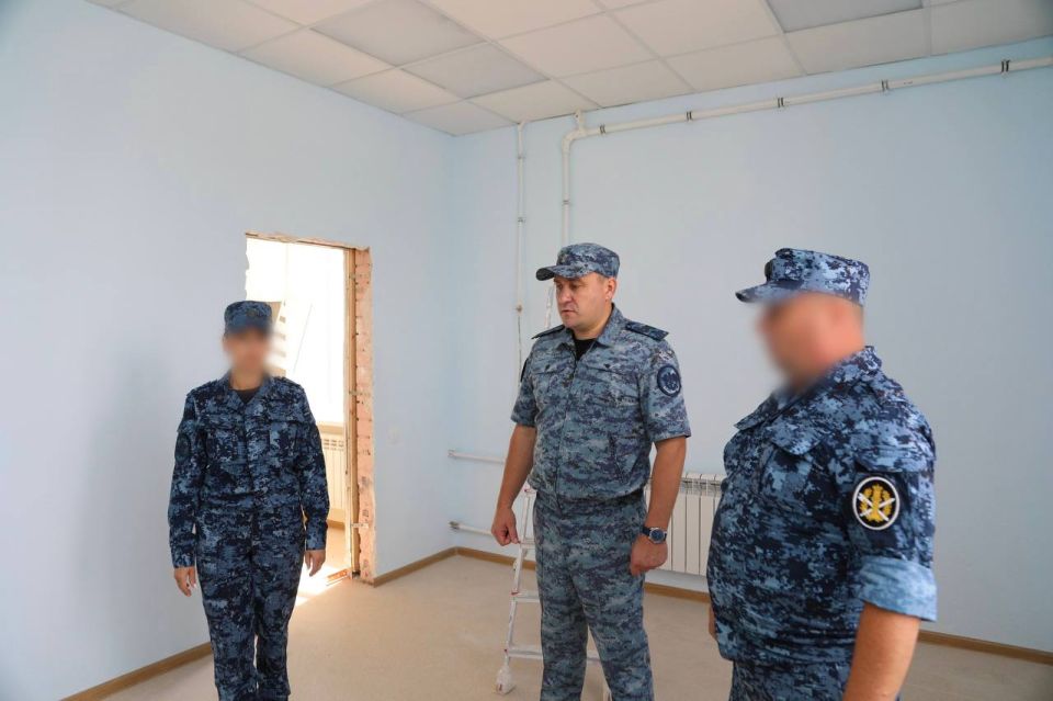 Начальник ГУФСИН России по ДНР проверил ход ремонтно-восстановительных работ в одном из исправительных учреждений
