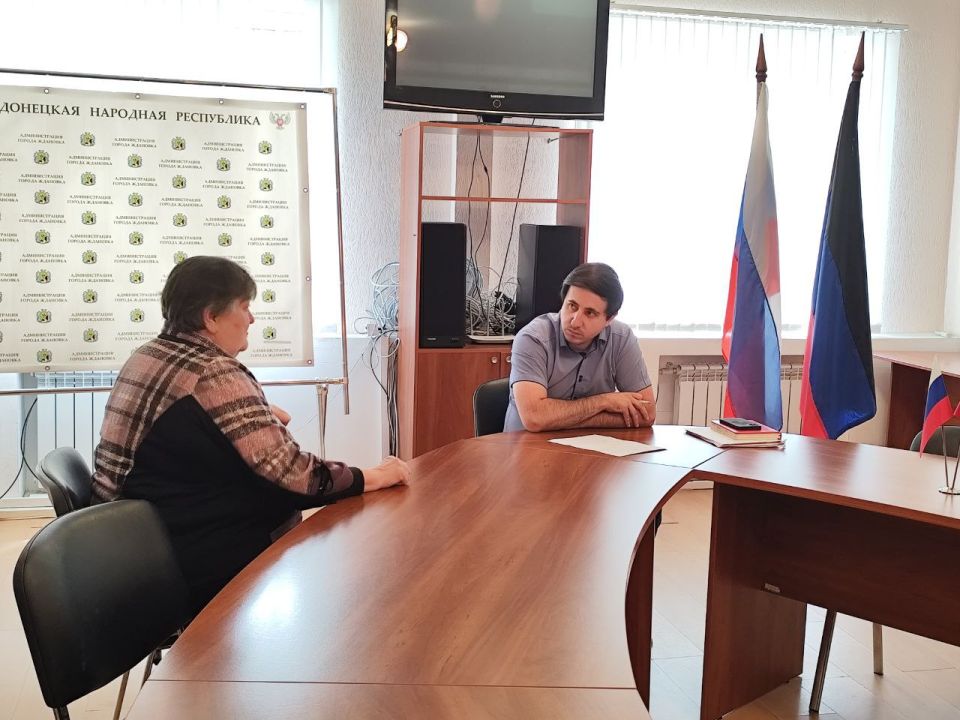 Заместитель главы Администрации Шахтерского муниципального округа обсудил со ждановцами вопросы жилищно-коммунальной сферы
