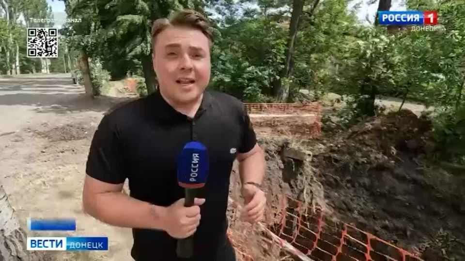 Роман Конев: В прифронтовой Горловке продолжается капитальный ремонт водопроводных сетей (видео)