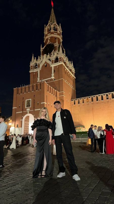 Выпускница из Кировского побывала на Всероссийском выпускном балу в Москве