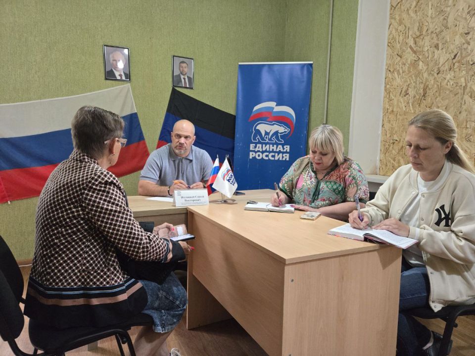Сергей Желновач: Сегодня, 3 июля, в общественной приемной Всероссийской политической партии «Единая Россия» в городе Светлодарск провел прием граждан