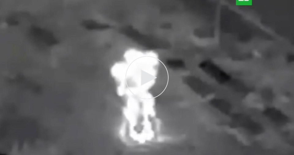 Минобороны показало удар «Гераней» по складу боеприпасов ВСУ