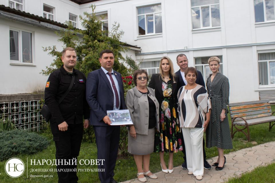 Яна Лантратова проверила ход восстановления в городах ДНР, подшефных Челябинской области