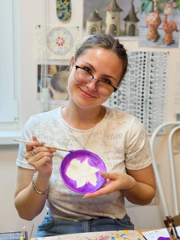 Школьники из Мариуполя осваивают мастер-классы в лагере Петербурга