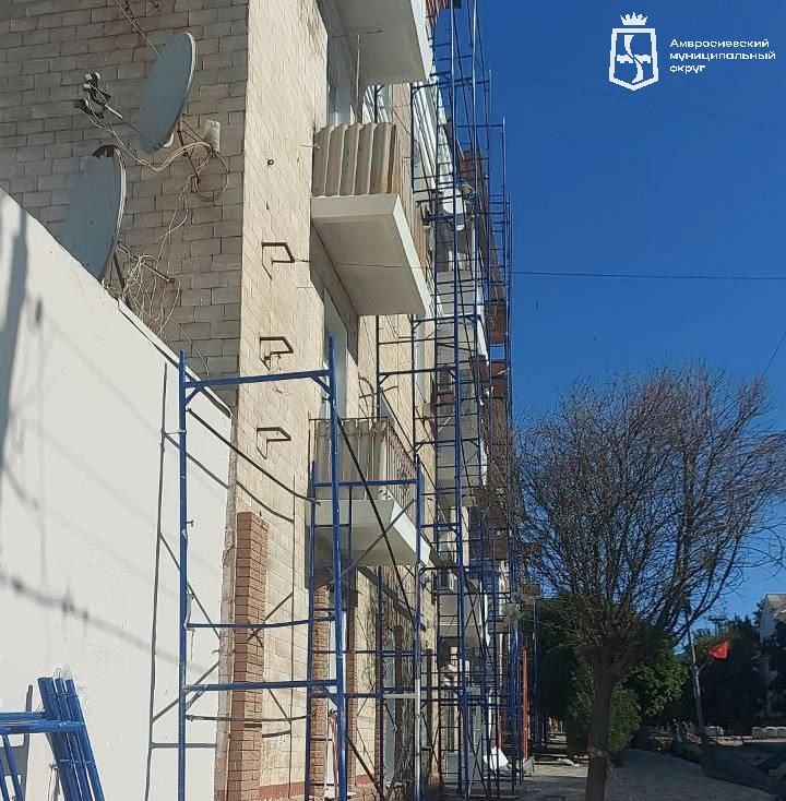 Игорь Лызов: Амурская область обновляет фасад Амвросиевского индустриального колледжа