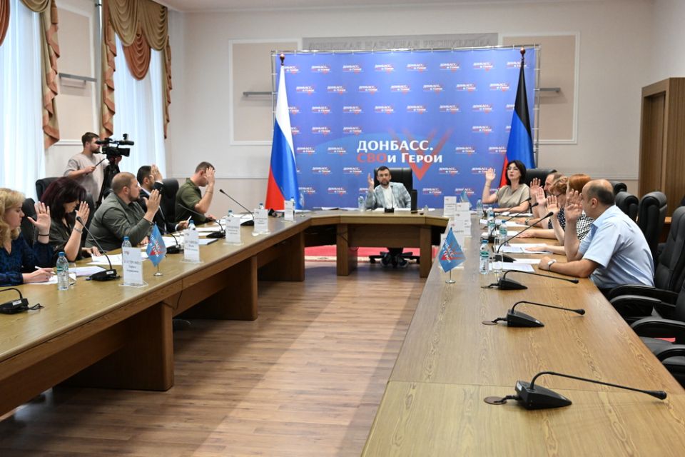 Утверждены списки финалистов конкурса «Донбасс. СВОи Герои», Денис Пушилин заявил, что лучшие участники войдут в кадровый резерв ДНР