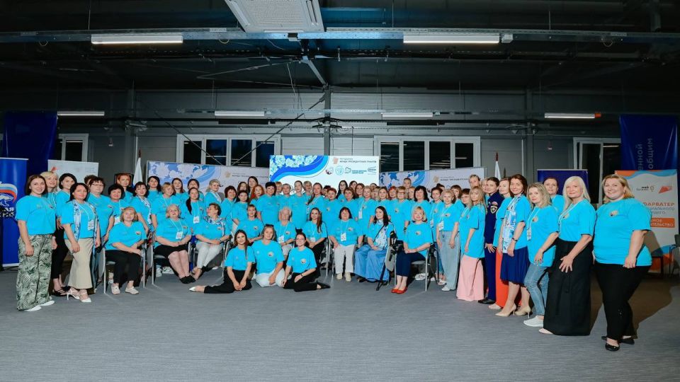 Дорогие коллеги и подруги!