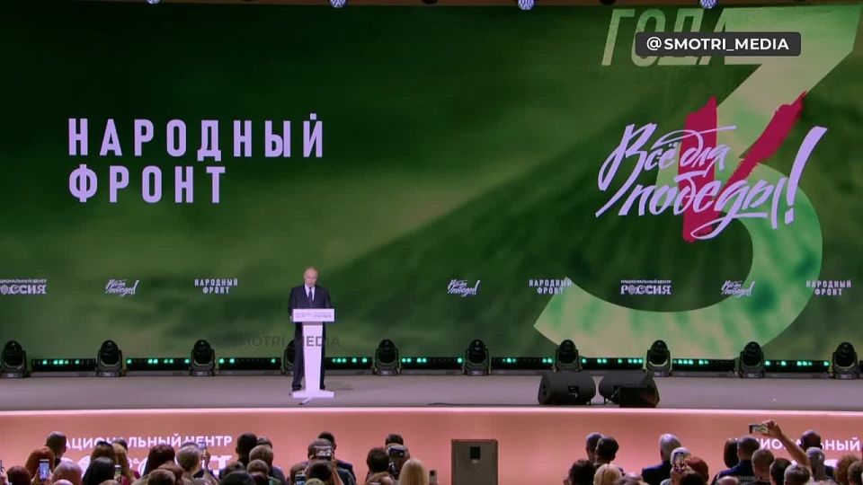 Путин почтил память погибшего 2 июля заместителя главкома ВМФ Гудкова
