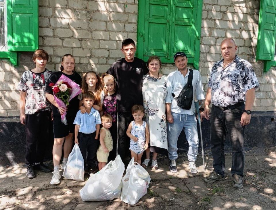 8 июля, в рамках партийного проекта «Крепкая семья» члены партии Единая Россия – первый заместитель руководителя Управы Советского района Сергей Савельев, заместитель руководителя Управы Советского района Надежда Прокапович...