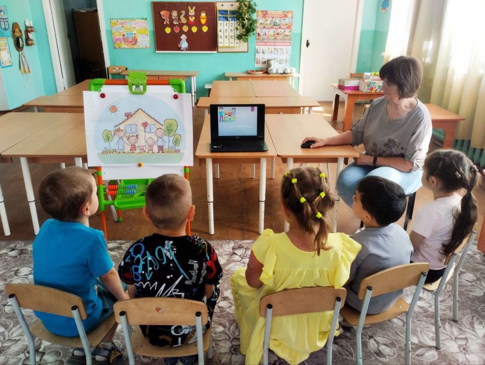 В детских садах Ждановки прошли мероприятия, приуроченные Дню семьи, любви и верности!