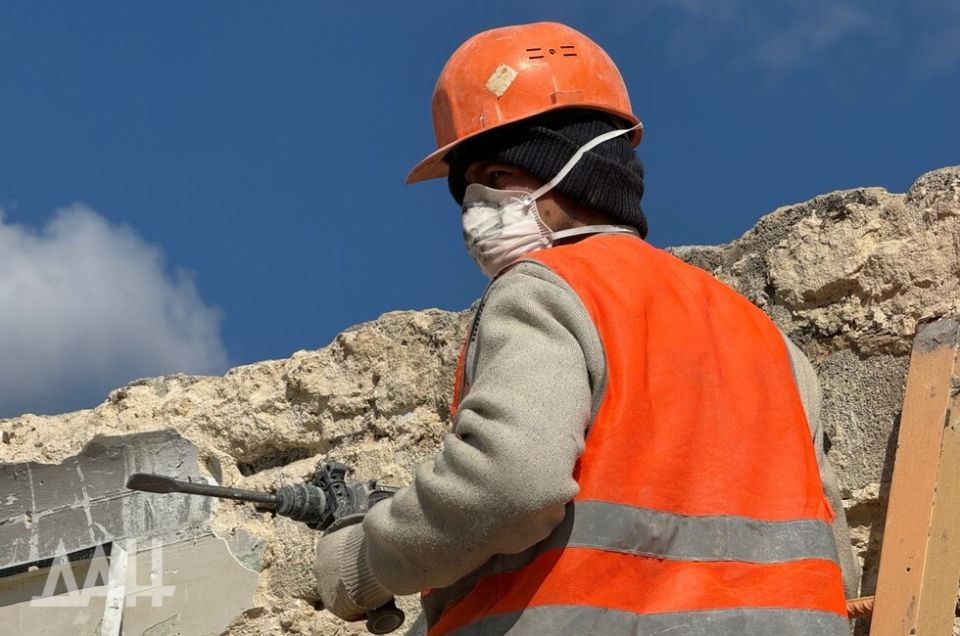 «Не будет районов, которые не охватим»: Чертков о восстановлении Донецка