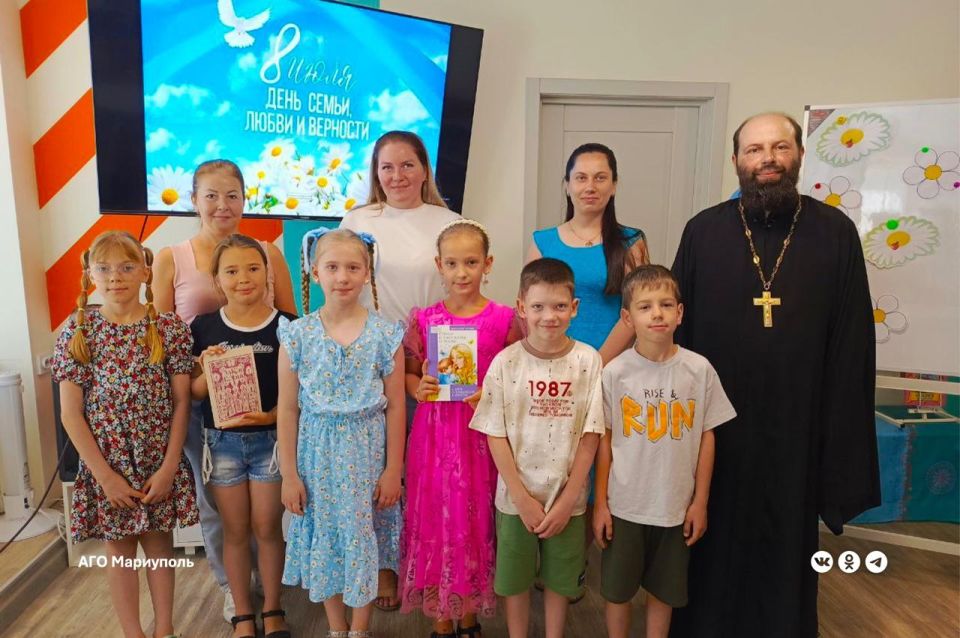 Мариупольцам напомнили о важной роли семьи в жизни каждого человека