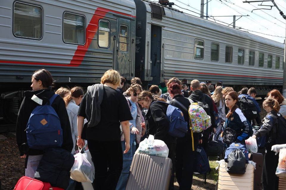 Где проводят каникулы школьники Мариуполя?