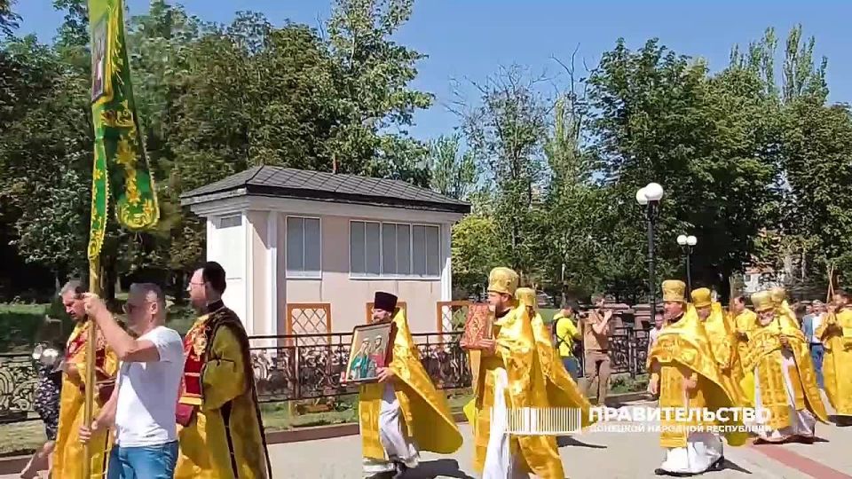 Андрей Чертков: С Днём семьи, любви и верности, друзья!