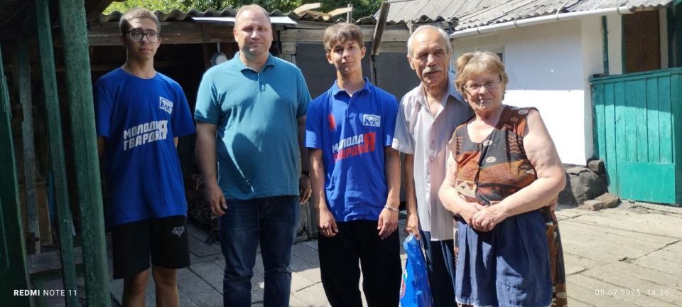 Главное в жизни – Семья!. Сегодня, 8 июля, в День семьи, любви и верности Председатель Торезского городского совета Александр Казмерчук совместно с активистами «Молодой Гвардии Единой России» в рамках партийного проекта...