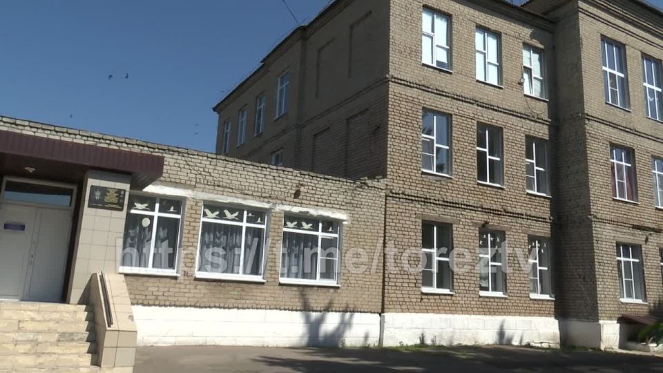 При поддержке региона-шефа Тореза Приморского края подрядчики завершили ремонтно-восстановительные работы в школе № 24 посёлка Рассыпное