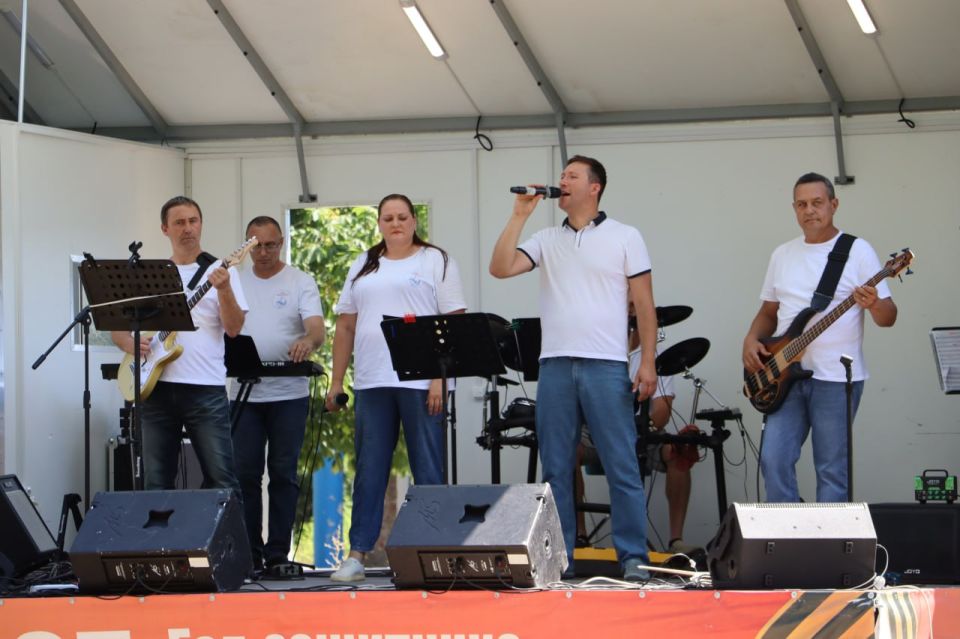 Концерт ВИА "УЛЕЙ" и молодёжной группы "ТАК НАДА" состоялся в Малиновке
