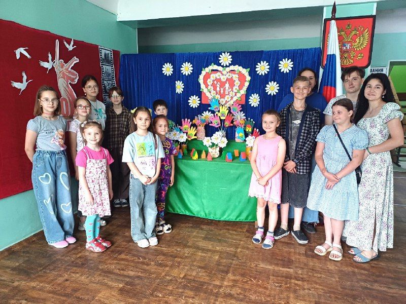 В Снежном прошли праздничные мероприятия ко Дню семьи