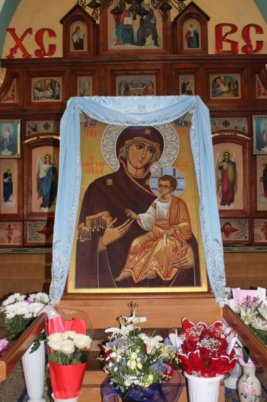 Крестный ход с Иверской иконой Пресвятой Богородицы продолжается