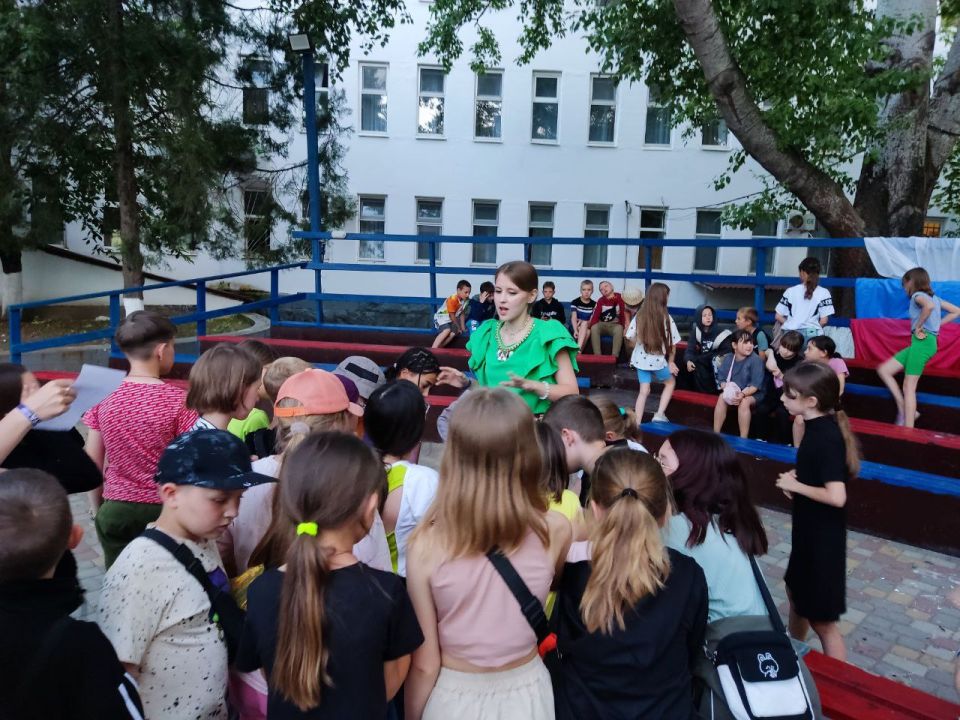 Константин Зинченко: Глава Донецкой Народной Республики Денис Пушилин проявляет активную заботу о подрастающем поколении, организуя масштабные программы летнего отдыха для детей