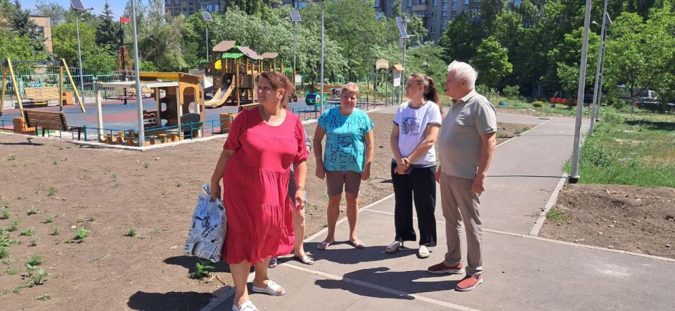 9 июля, в рамках реализации проекта «Управдом», руководитель Управы Центрально-Городского района Владимир Меша провел инспекцию детской спортивно-игровой площадки в мкр