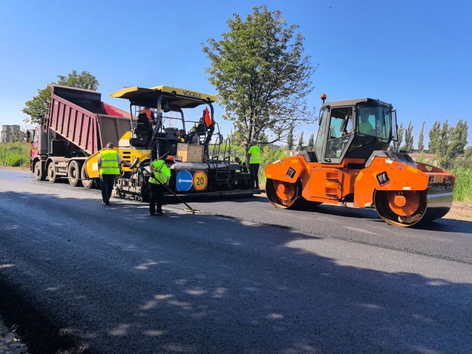 Завершается ремонт участка автодороги на объездной «Харцызск – Ясиноватая», который является частью региональной программы дорожных работ по восстановлению сети автодорог Донецко-Макеевской агломерации