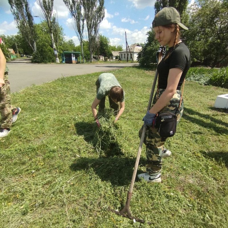 Юнармейцы отряда ВПК им.А.Арсененко и ВПК"Оплот" ВВПОД "МОЛОДАЯ ГВАРДИЯ-ЮНАРМИЯ" Совместно с движением "ПЕРВЫЕ"