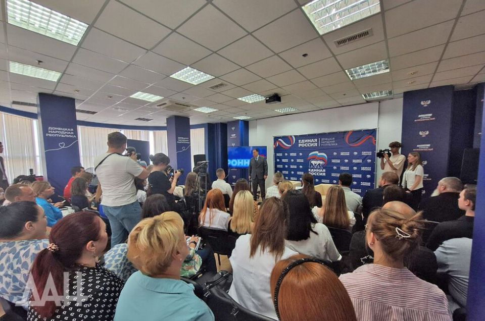В ДНР усилят работу со сторонниками «Единой России» с акцентом на участниках СВО
