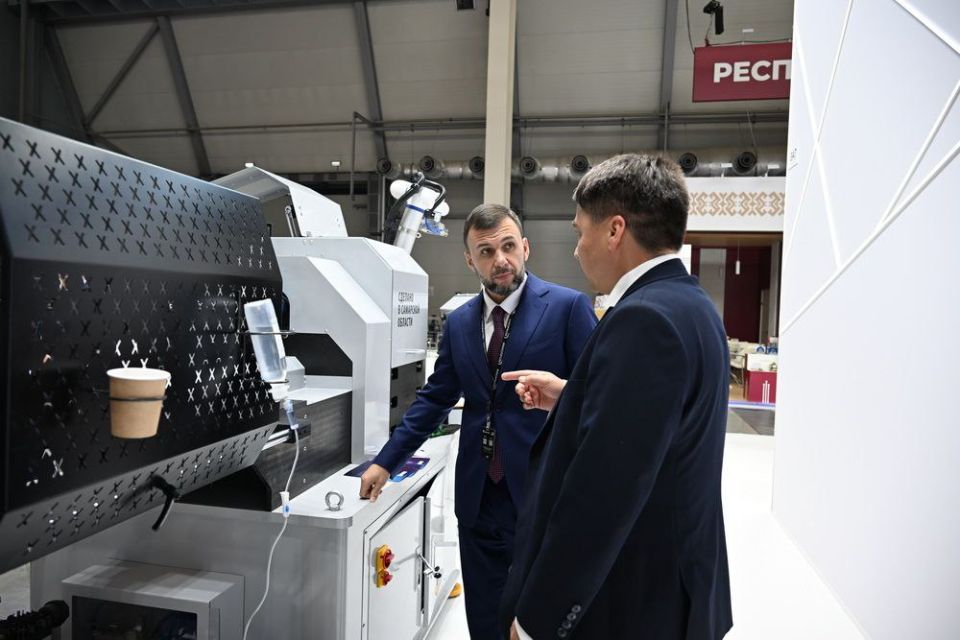 Сергей Ермаков: Делегация Донецкой Народной Республики во главе с Главой ДНР Денисом Владимировичем Пушилиным принимает участие в международной выставке «Иннопром» в Екатеринбурге, где регион презентует инвестиционный...