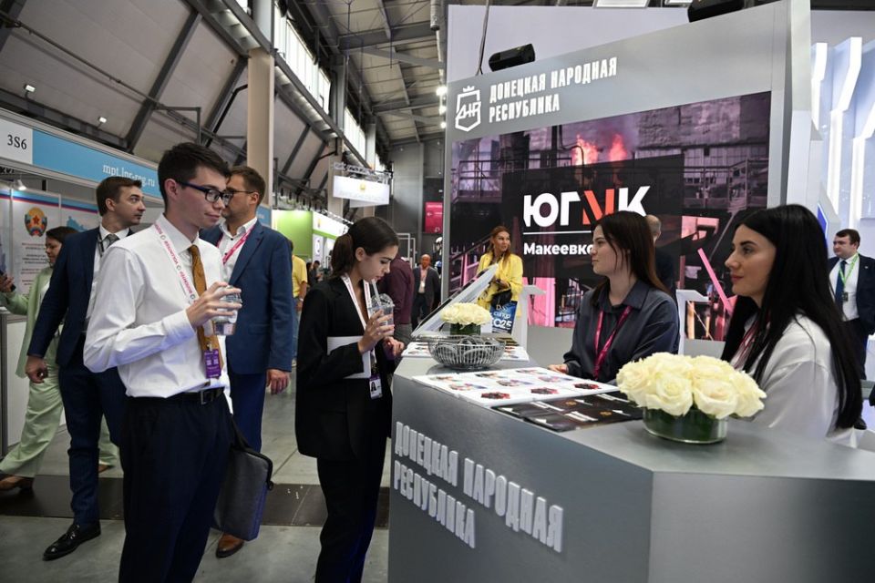 Делегация ДНР во главе с Денисом Пушилиным принимает участие в Международной промышленной выставке «Иннопром-2025»