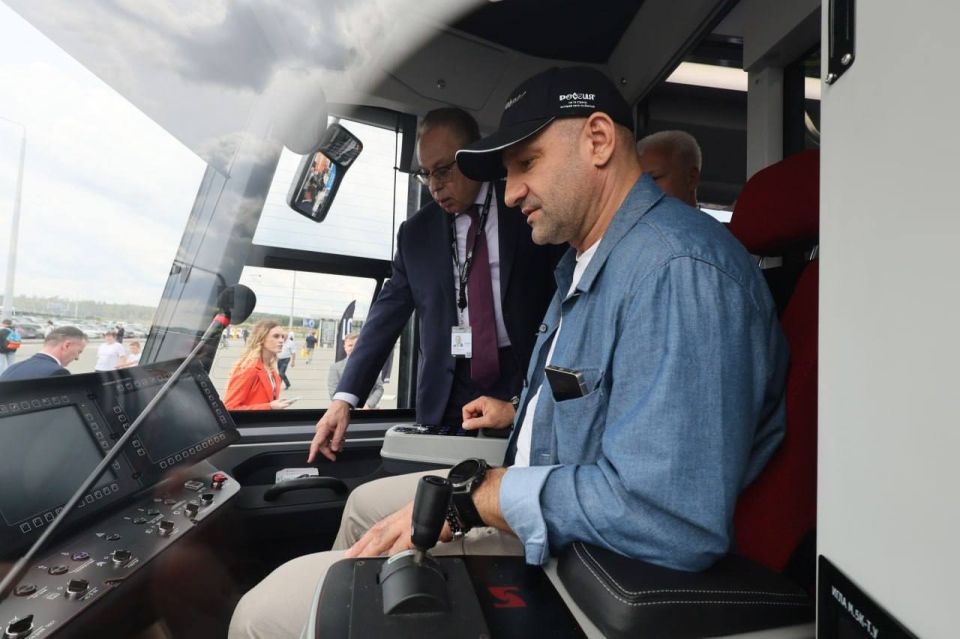 Артём Жога: Еще раз приехал на выставку ИННОПРОМ в Екатеринбурге, чтобы детально познакомиться с российскими разработками