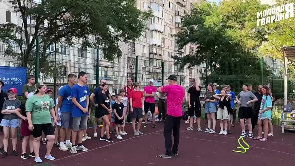 В День семьи, любви и верности команда «Молодой Гвардии» и «Волонтерской роты» стали частью большого доброго праздника!