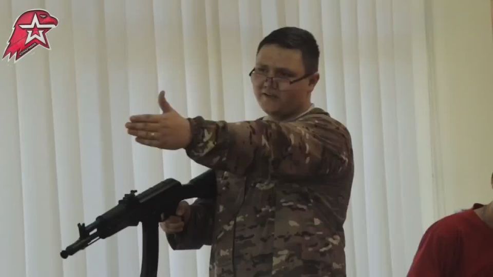 7 июля на базе дома Юнармии г. о. Донецк в рамках Дня Воинской Славы Росси в честь победы русского флота над турецким в Чесменском сражение, а также агитационных встреч «Я-ЮНАРМИЯ» Донецкий Совет Юнармейских Командиров...