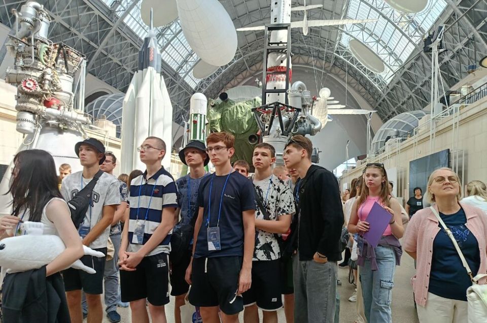 Свыше 700 школьников из ДНР с начала лета присоединились к «Культурной карте»