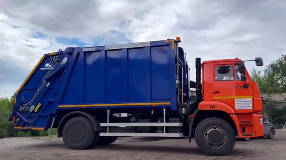 В этом году в ДНР будет передано 38 новых мусоровозов