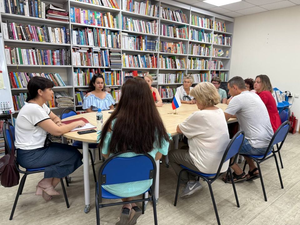 Встреча с коллективом библиотечной системы: новые задачи и социальные инициативы