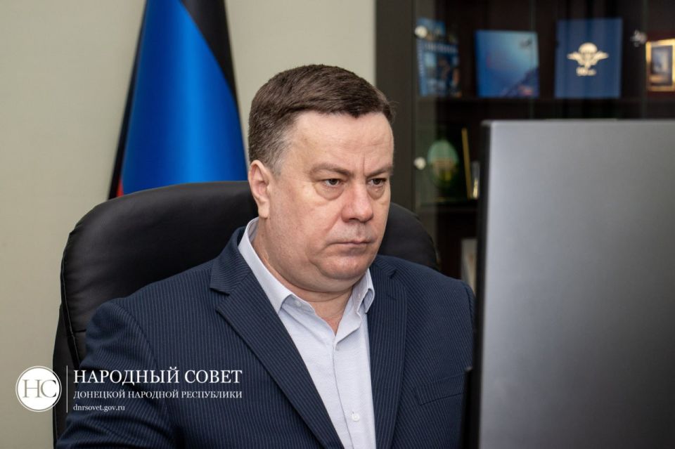 Константин Кузьмин принял участие в заседании Правительства ДНР