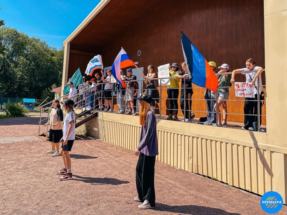 Дети из Енакиево приняли участие в волейбольном турнире в детском лагере «Премьера» Ленобласти