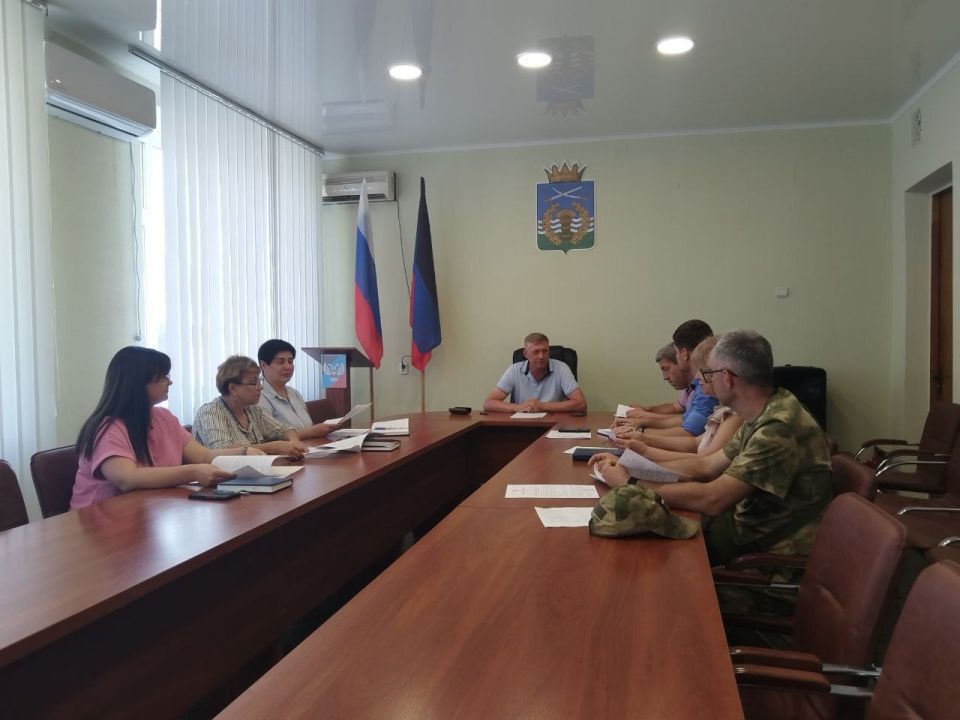 Сергей Юзвинкевич: Провел заседание Комиссии по предупреждению и ликвидации чрезвычайных ситуаций и обеспечению пожарной безопасности Володарского муниципального округа