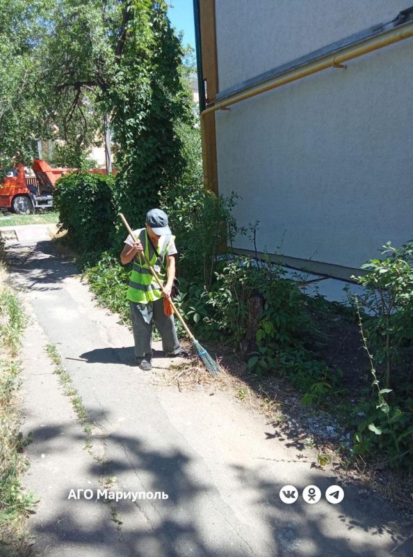 «Мариупольжилкомплекс» привел в порядок очередные дворы в Ильичевском районе
