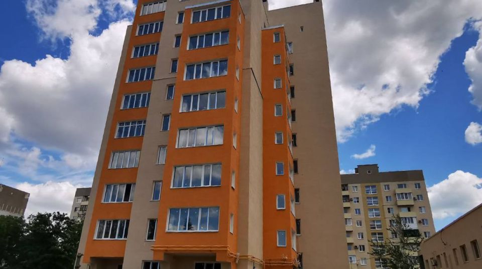 Шаг за шагом – вверх! Ещё один дом в Приморском районе Мариуполя на стадии завершения