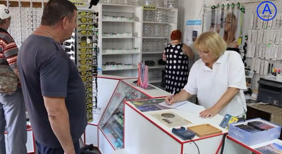 Николай Михайлов: По приглашению руководителя комитета Народного контроля Старобешевского местного отделения Ильи Малышева Народные контролеры, во главе координатора Аллы Лазаревой, провели рейд в поселках Новый свет...