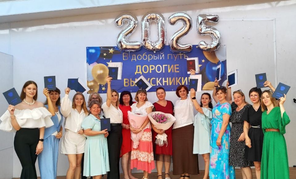 10 июля в торжественной обстановке прошла церемония вручения дипломов выпускникам бакалавриата кафедры специального (дефектологического) образования Института педагогики ДонГУ