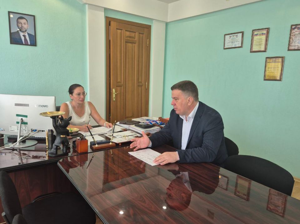 Константин Кузьмин провел рабочую встречу с руководителем Управы Ленинского внутригородского района Администрации городского округа Донецк