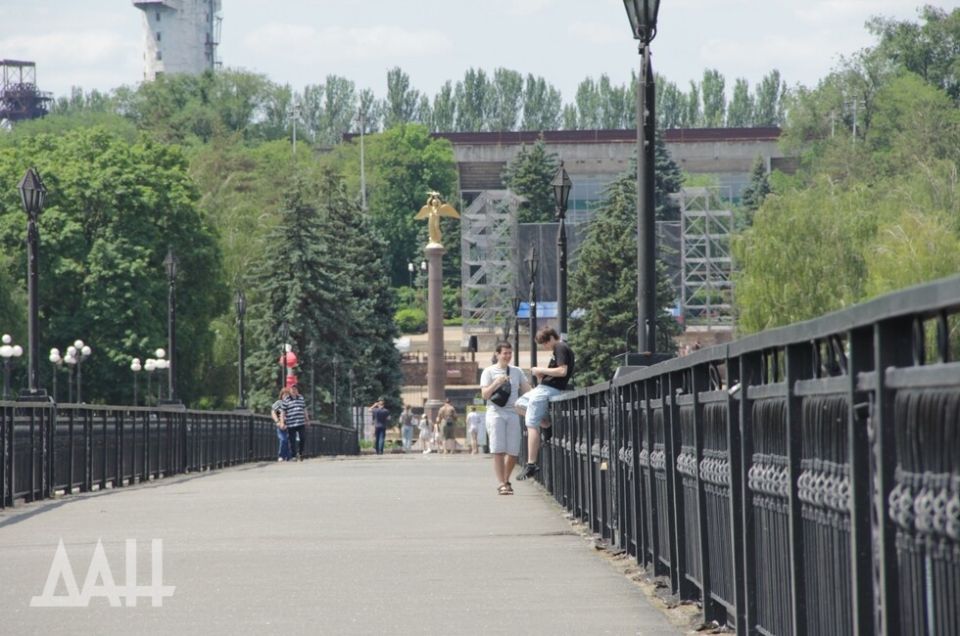 Элементарные правила, как перенести жару без вреда для здоровья — ответ врача