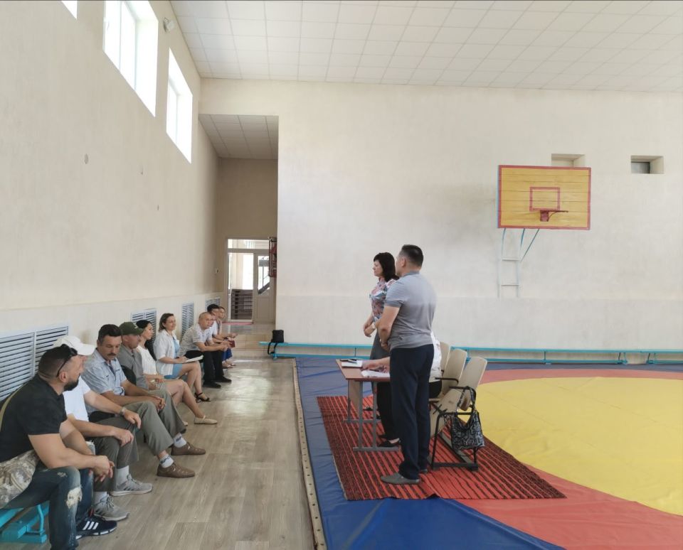 11 июля в административном здании МБУ ДО СШ городского округа Енакиево состоялась встреча трудовых коллективов МБУ ДО СШ, МБУ «ЦФЗН «Спорт для всех», отдела физической культуры, спорта и туризма администрации городского...