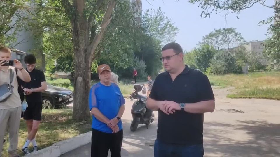 Министр спорта и туризма встретился с жителями микрорайона «Текстильщик» Кировского района города Донецка