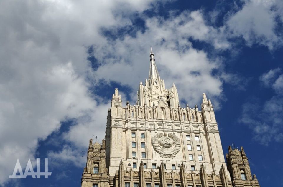 МИД РФ: Зеленский либо безграмотная бестолочь, либо лгун