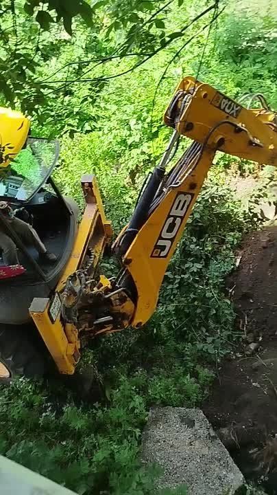 Работа по восстановлению водных сетей продолжается